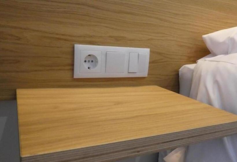 هتل Plaza Pombo B&b   Hostal