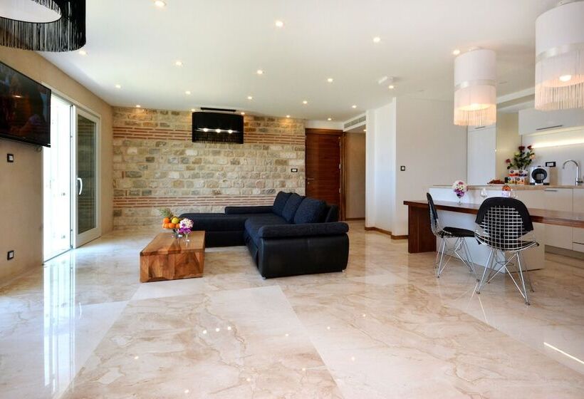 هتل View 4 You Apartments