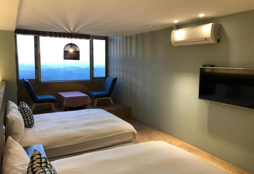 Jiufen Happyland B&b