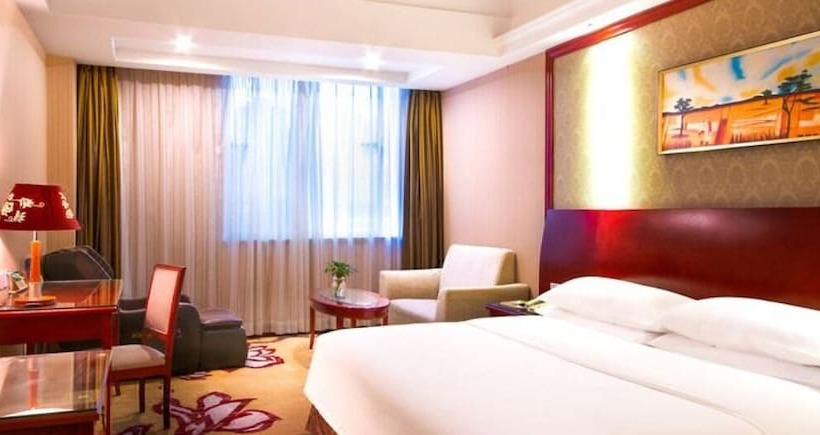 Vienna Hotel Shenzhen Bao An Fanshen Metro Station