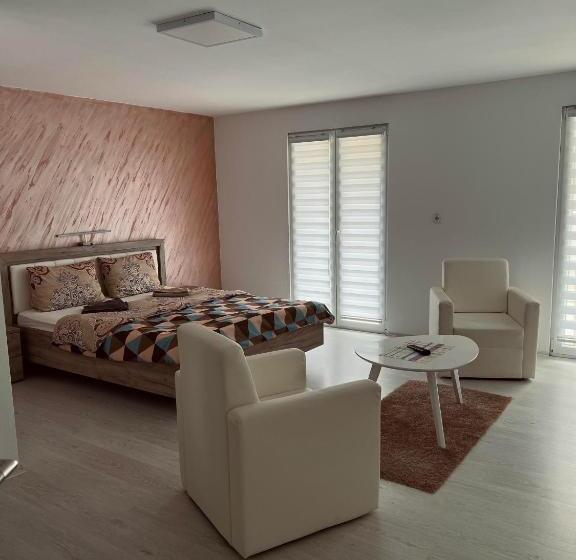 تختخواب و صبحانه Zeleni Dvor