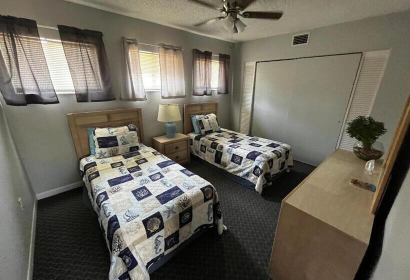 Surfside Suites