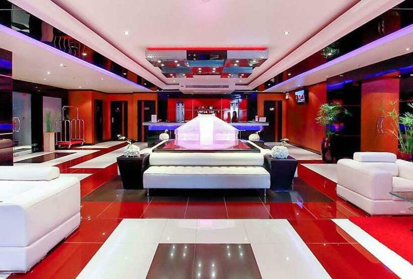 Отель Bangla Suites Phuket