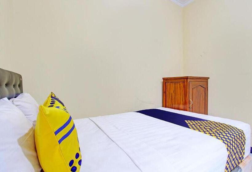 فندق Spot On 93007 Guest House Lestari
