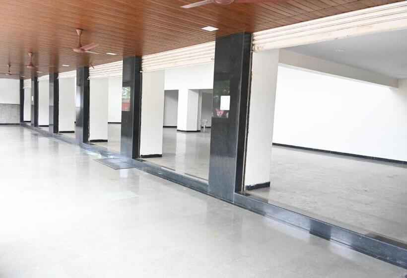 فندق Pritam Park