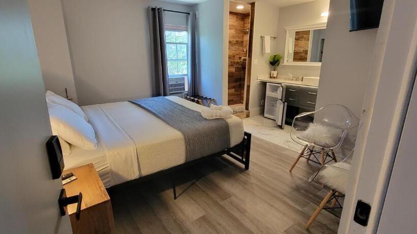 هتل Eagle’s Landing Lodge