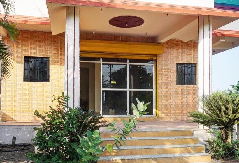 בית מלון כפרי Oyo Flagship Gandharv Lodging & Boarding