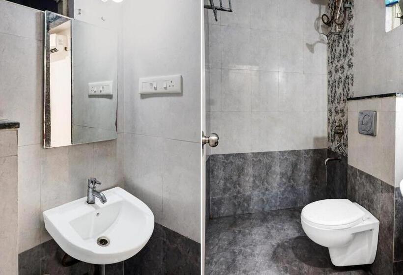 בית מלון כפרי Oyo Flagship Gandharv Lodging & Boarding