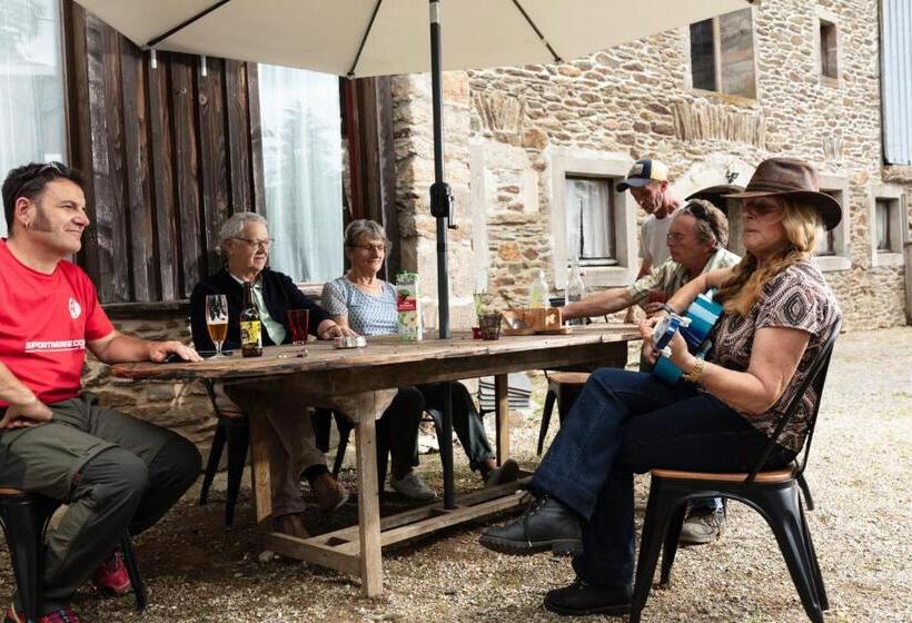 住宿加早餐  Chambres D Hôtes Coeur De Bastié Et Ranch Du Lévézou