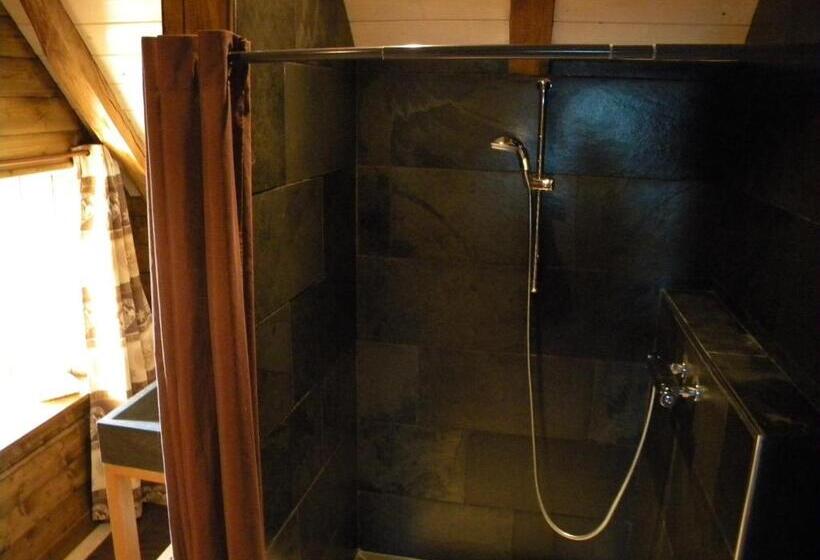 住宿加早餐  Chambres D Hôtes Coeur De Bastié Et Ranch Du Lévézou