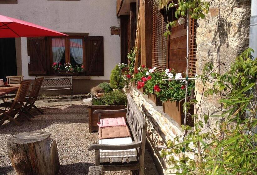 住宿加早餐  Chambres D Hôtes Coeur De Bastié Et Ranch Du Lévézou