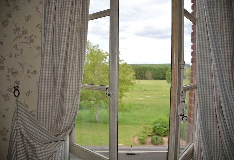 住宿加早餐  Domaine Du Buc, Le Chateau