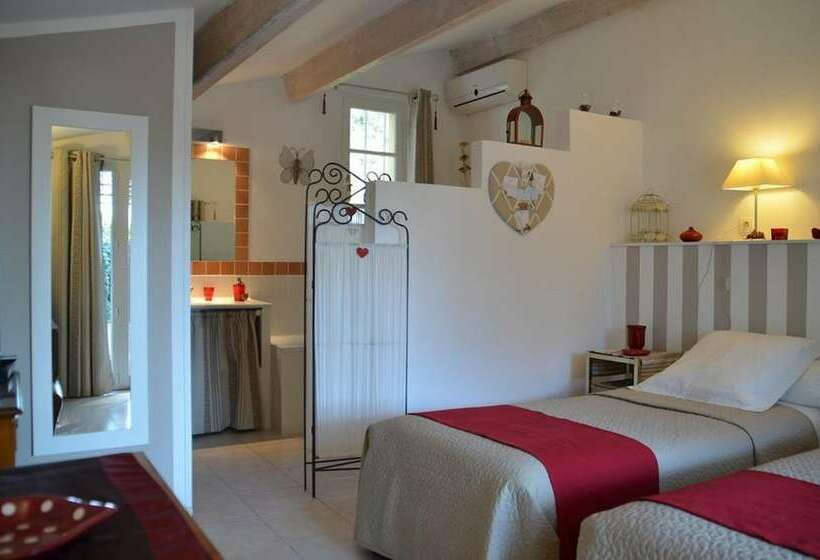 مبيت وإفطار La Maison Des Chênes