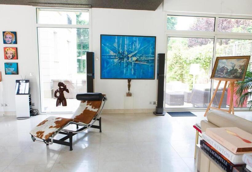 تختخواب و صبحانه Villa Castoria