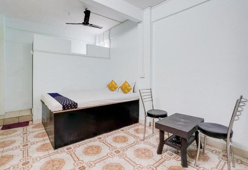 酒店 Spot On Chandramukhi Lodging & Bording