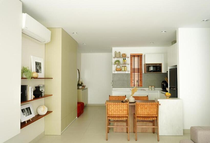 Velea@rose Apple Square