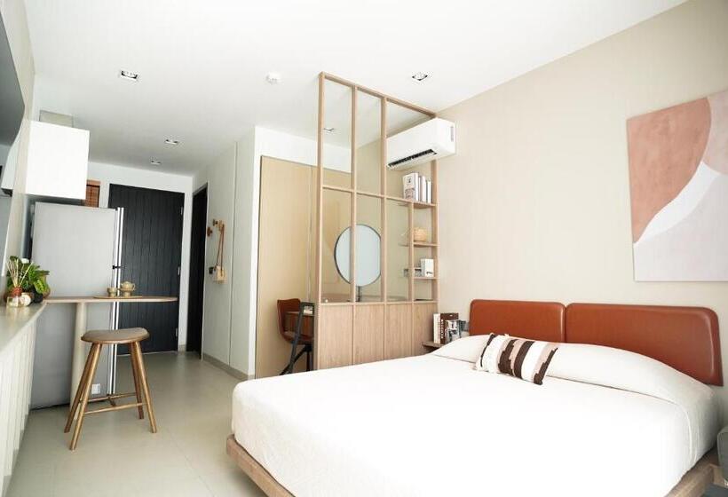 Velea@rose Apple Square