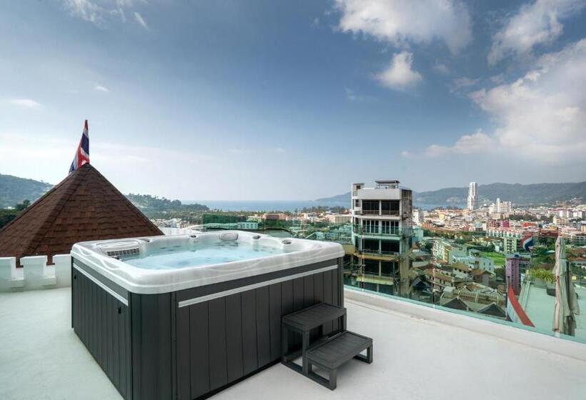 هتل Castle Patong Amazing Private Pool Villa In Great Location Of Patong