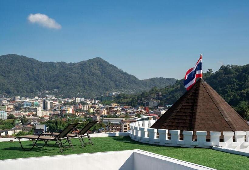 هتل Castle Patong Amazing Private Pool Villa In Great Location Of Patong