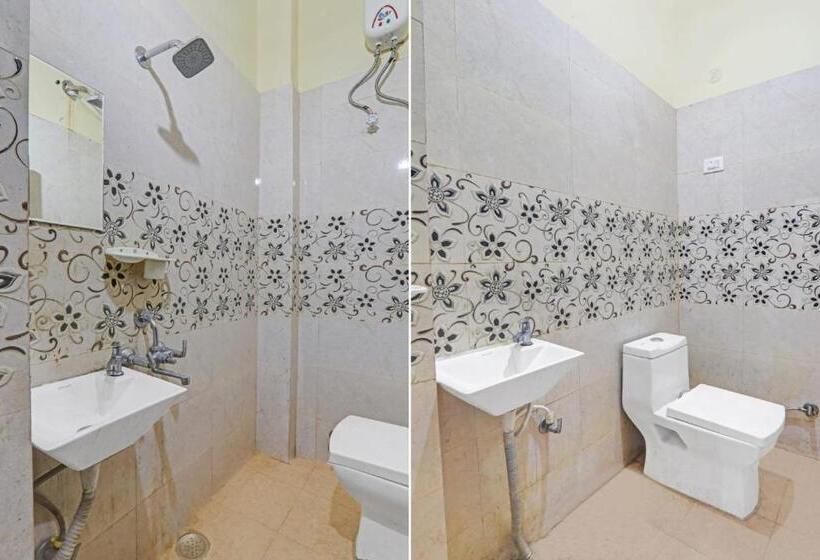 هتل O Sharvil Inn