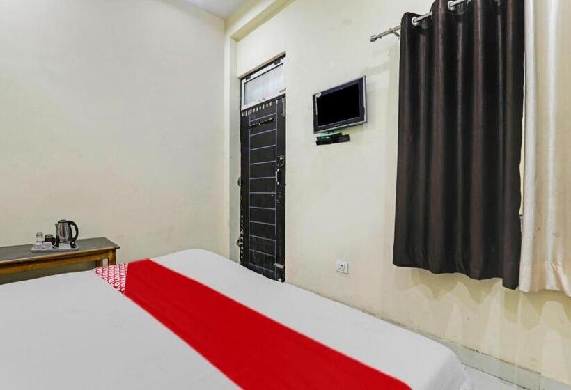 هتل O Sharvil Inn