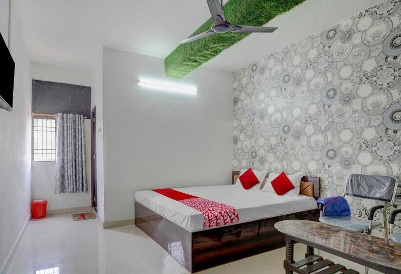 Flagship Youth Hotel & Banquet Hall