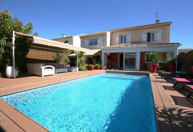 تختخواب و صبحانه La Villa Léa