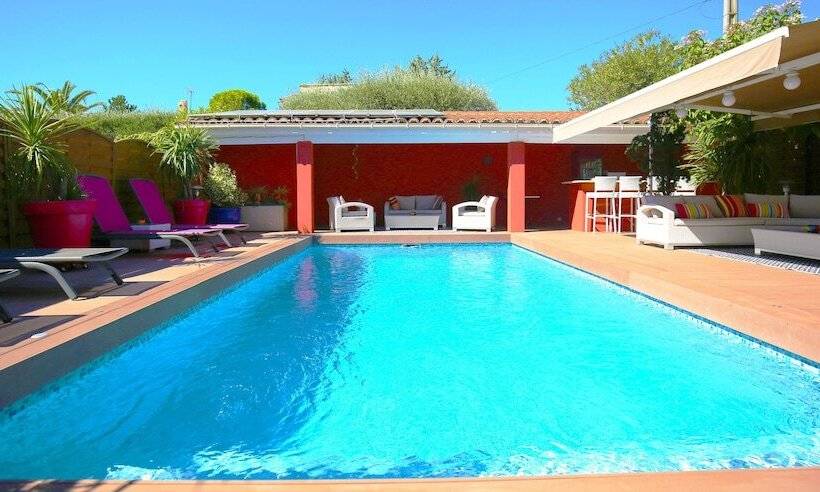 تختخواب و صبحانه La Villa Léa