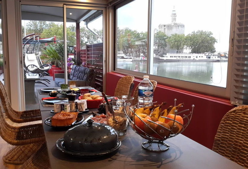 تختخواب و صبحانه Péniche Tic Et Tac