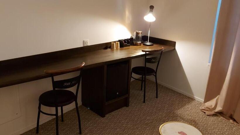 هتل Auberge Le Petit Mas