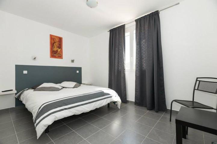 호텔 Hôtel Restaurant Le Voilis