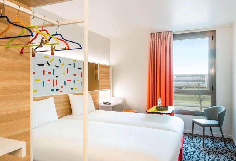 هتل Ibis Styles Guyancourt Versailles