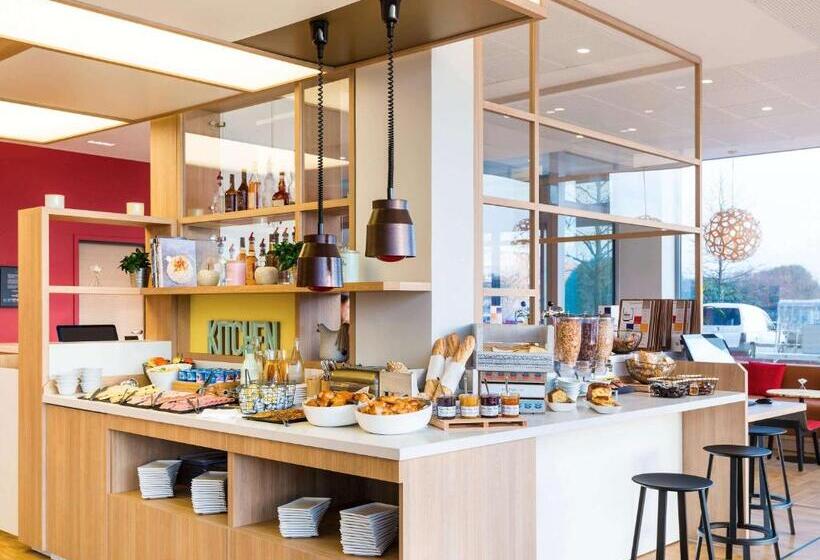 هتل Ibis Styles Guyancourt Versailles