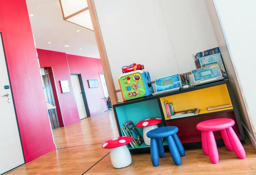 هتل Ibis Styles Guyancourt Versailles