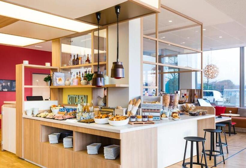 هتل Ibis Styles Guyancourt Versailles