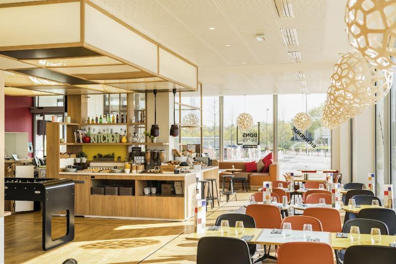 هتل Ibis Styles Guyancourt Versailles