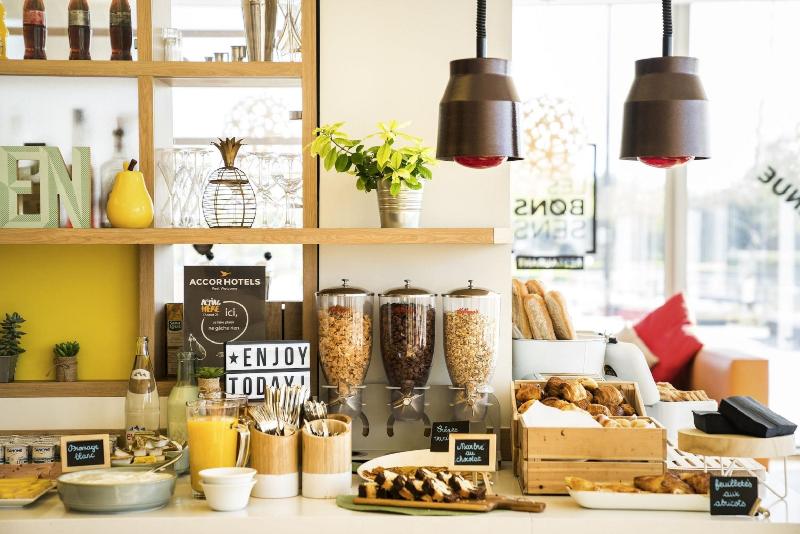 هتل Ibis Styles Guyancourt Versailles