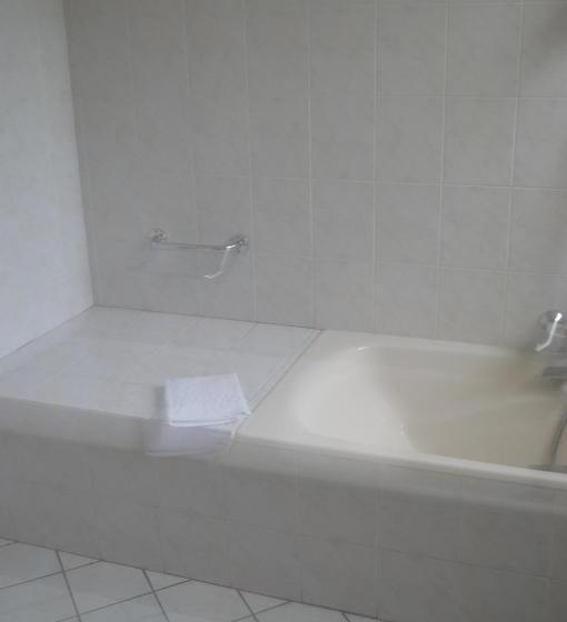 Logis Hotel Du Parc Restaurant   Le Rouget De Lisle