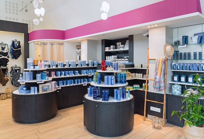 リゾートホテル Hôtel Valdys Thalasso & Spa   La Baie
