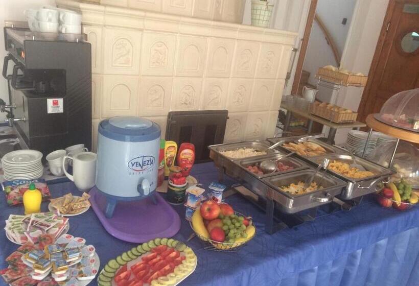 مبيت وإفطار Káptalan Vendégház