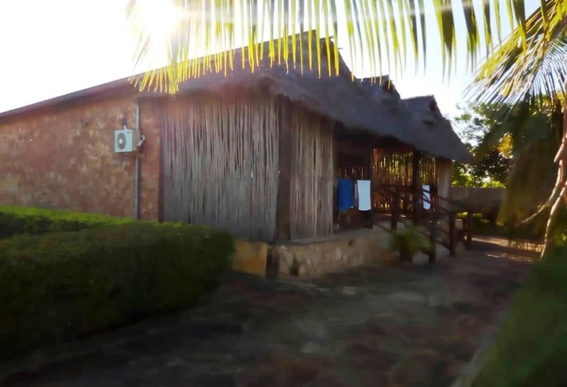 פנסיון Zan Oceans Resort