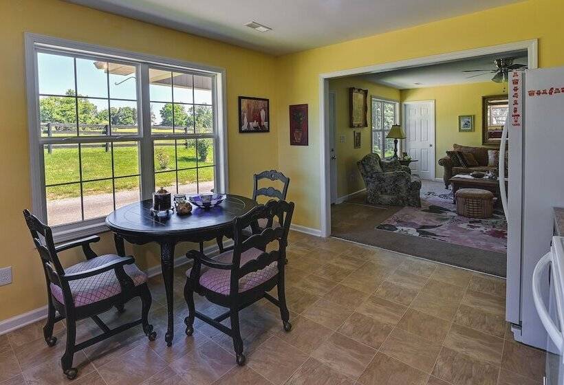 Cozy Georgetown Cottage On A Working Horse Farm!