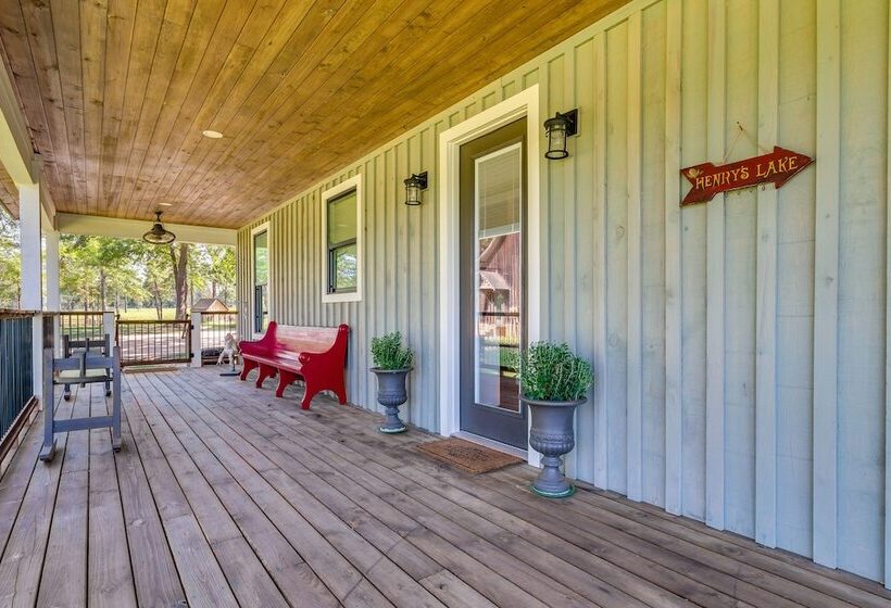 Escape To Nature: Lakefront Jay Cottage W/ Views!