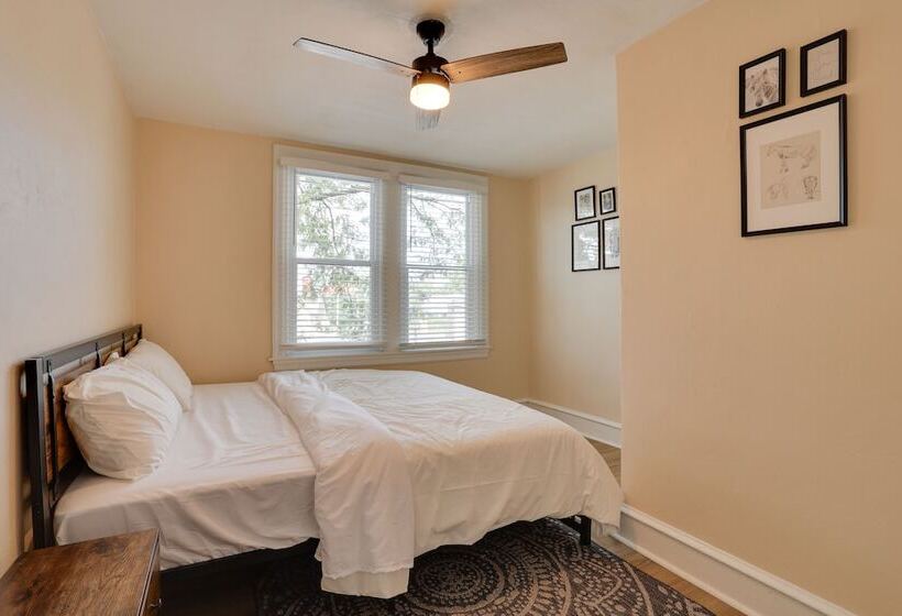 Hatboro Retreat: Steps From Shopping & Dining!