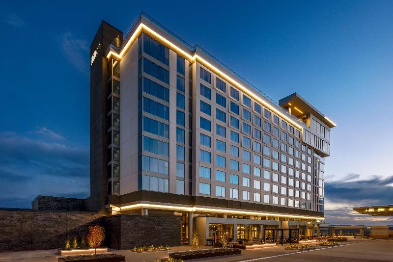 בית מלון כפרי Hilton Bna Nashville Airport Terminal