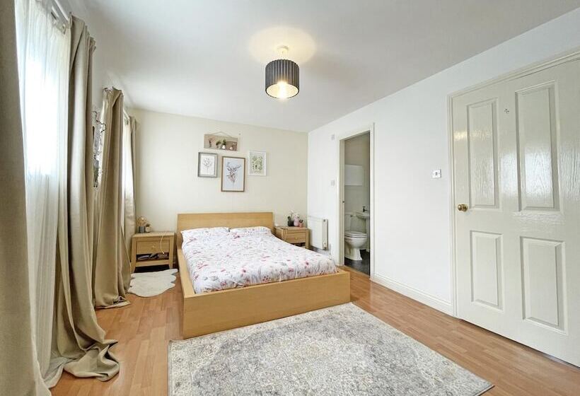 اقامتگاه The Stables Cottage Inn