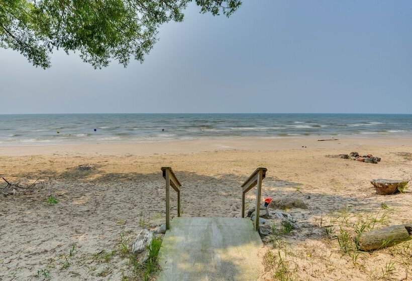 Spacious Lake Ontario Getaway: Steps To Beach!