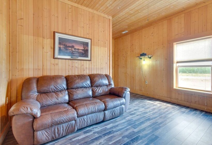 Tranquil La Prairie Retreat W/ Patio & Fireplace!