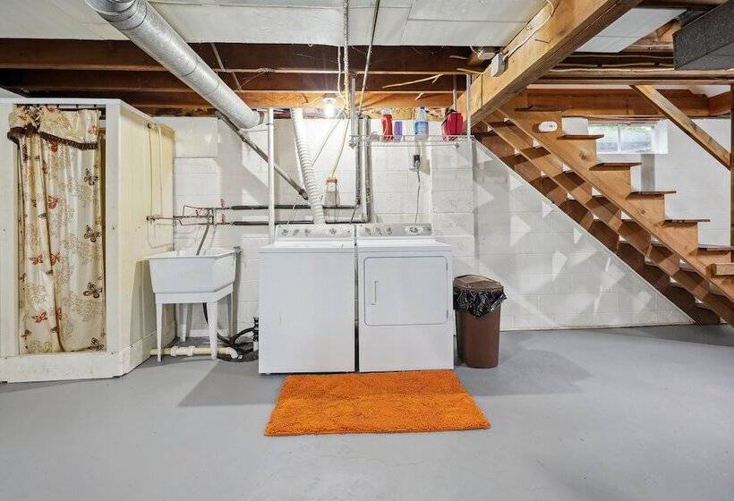 Utica Vacation Home ~ 12 Mi To Denison University!