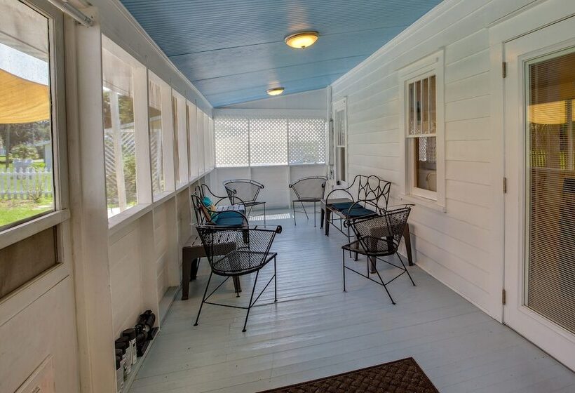 White Springs Gem W/ Patio & Screened Porch!